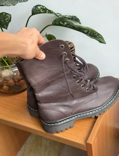 bota couro 38