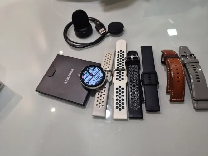 Galaxy Watch Active 2 44mm + 6 Pulseiras Originais + 2 Carregadores