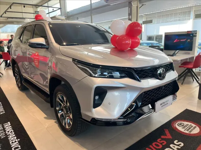 Toyota Hilux SW4 4X4 2.8 Diesel 2025