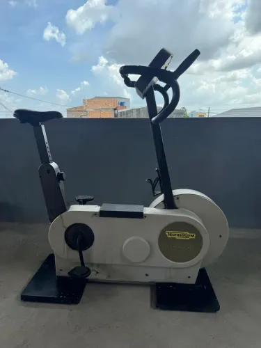 Bicicleta ergométrica Technogym
