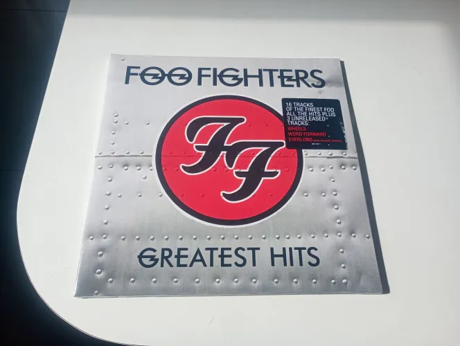 FRETE GRÁTIS Foofighters The Greatest hits Novo