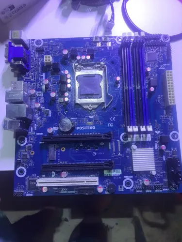 Placa mae h110 ddr4 liga e nao da imagem