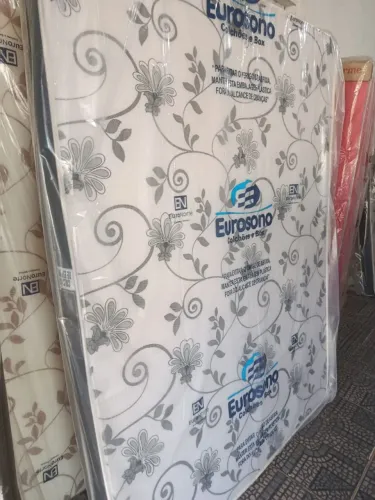 Colchão de casal novo espuma D20