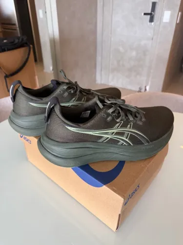 Tênis Asics nimbus