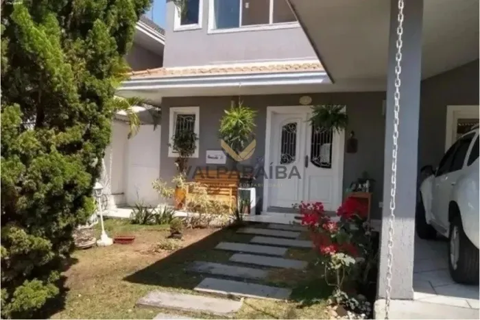 Sobrado 4 dormitórios (2 suítes), 330m² em Condomínio fechado, Recanto da Serra - Urbanova