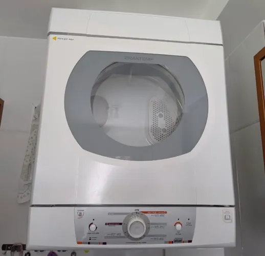 Máquina de secar roupas secadora Brastemp