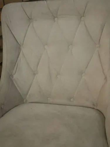 2 Lindas Poltronas Capitonê Veludo Off White 