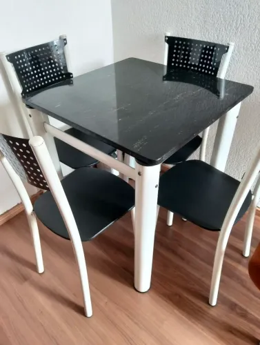 Vendo mesa de pedra de mármore 