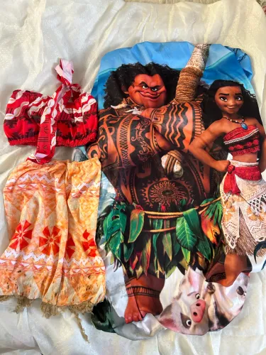 Fantasia Moana com pano de festa