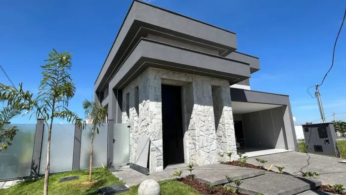 Casa no Condomínio Jardins Capri Goiânia  3 Quartos com Piscina