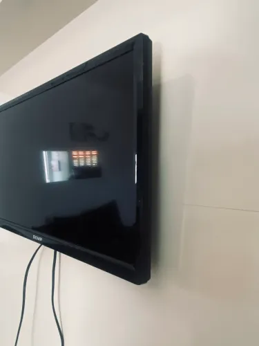 televisão de marca Semp