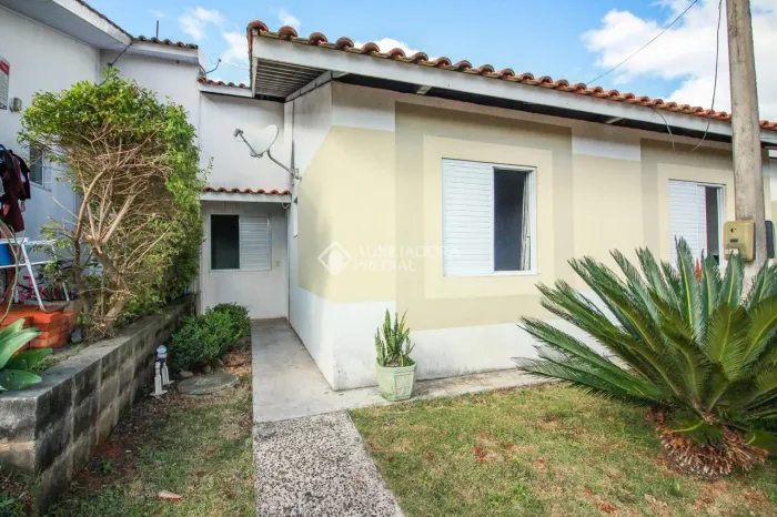 Casa de condomínio à venda no bairro Terra Nova com 51 m² e 2 dormitórios/quartos.