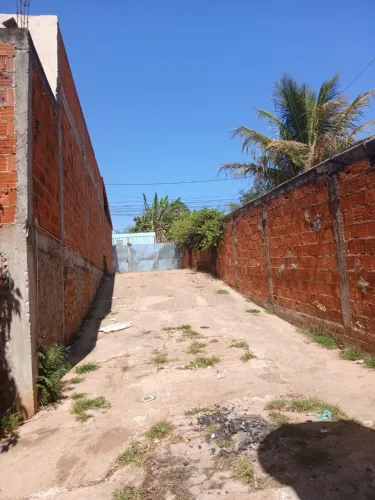 Casa na Qsc 19 taguatinga sul de três quartos sendo um suíte.