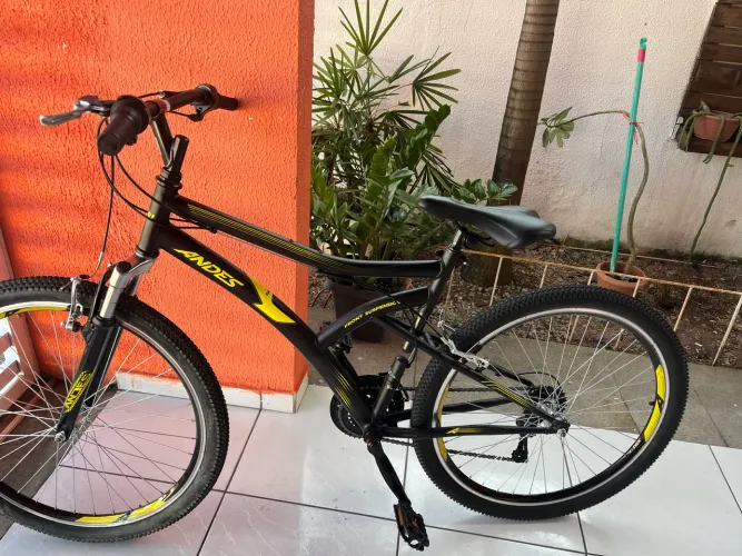 Vendo uma bicicleta caloi nova