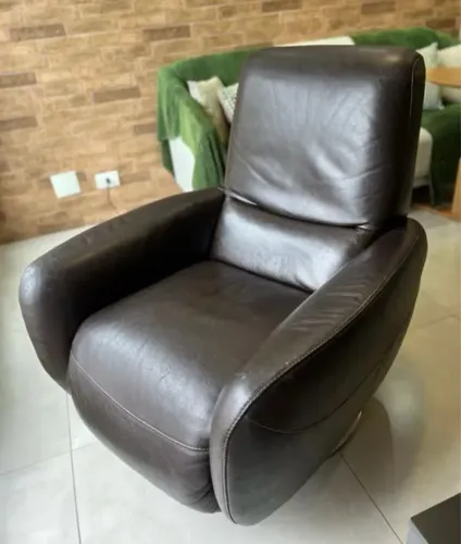 Poltrona reclinavel Natuzzi couro natural