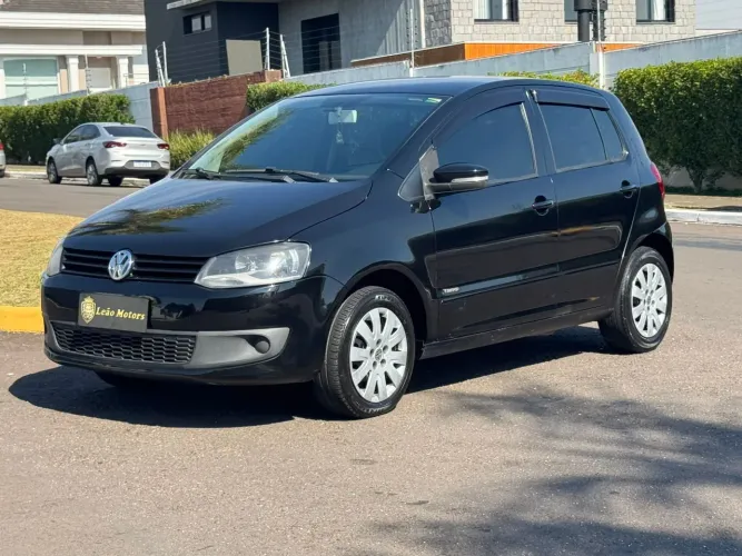 Volkswagen Fox 1.6 MI Total Flex 8V 5P 2013
