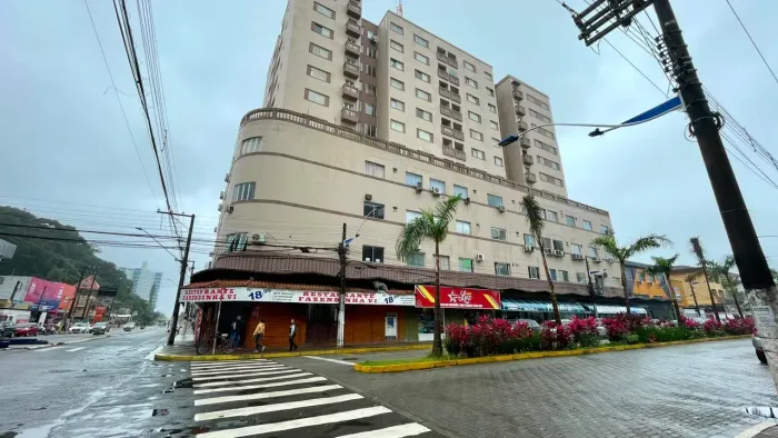 APARTAMENTO MOBILIADO NO CENTRO DE MONGAGUÁ
