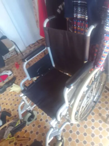 Vende se cadeira de rodas