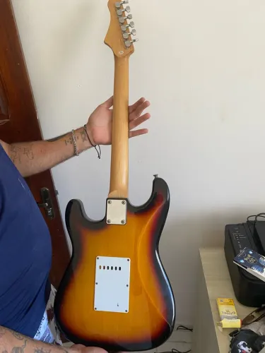 GUITARRA WINNER (valor negociável)
