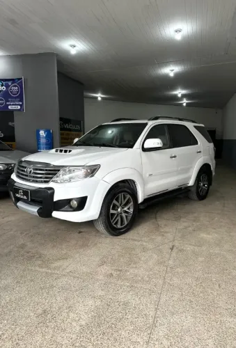 Toyota Hilux SW4 SRV D4-d 4X4 3.0 TDI Dies. AUT 2014