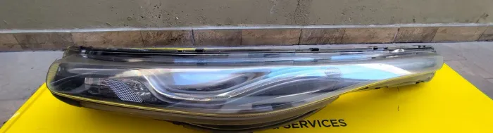 Farol superior esquerdo Fiat Toro
