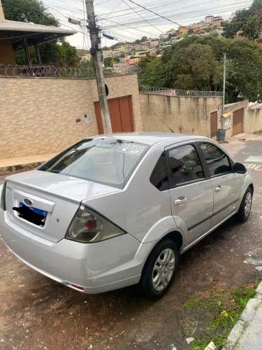 Ford Fiesta Sedan 1.0 8V Flex 4P 2012