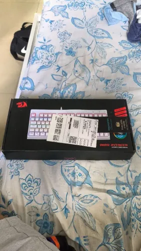 Teclado novo nunca usado, 8 switchs reservas, 4 azuis e 4 marrons
