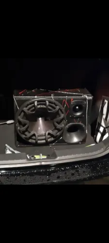 Caixa de som automotivo