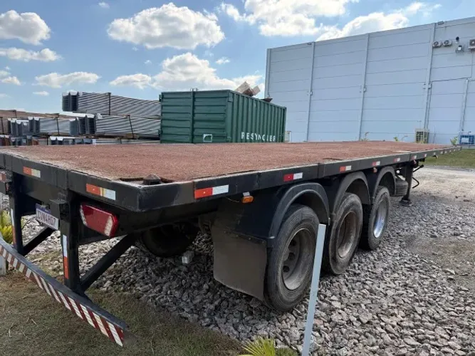 SEMI REBOQUE PORTA CONTAINER 40 PÉS