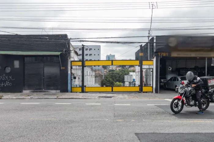 Galpão na Avenida Álvaro Ramos, 1781 2170 m²
