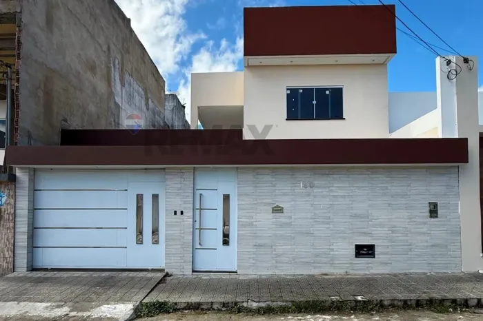 "Encontre Sua Casa dos Sonhos em Jequiezinho!"