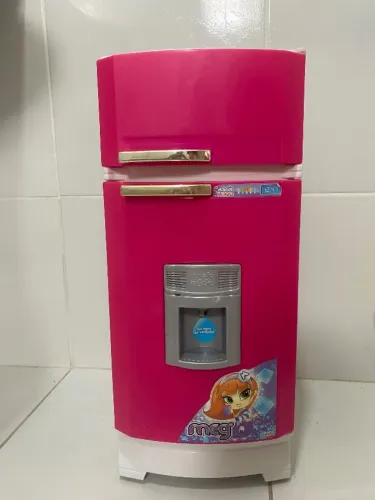 geladeira de brinquedo meg
