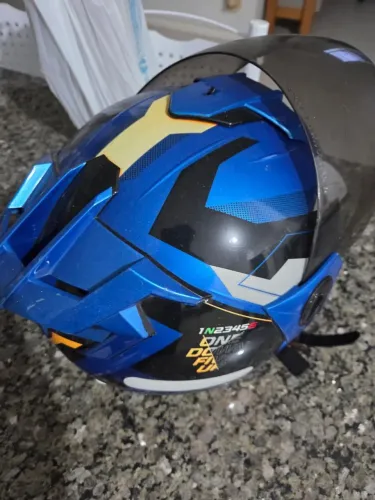 Capacete
