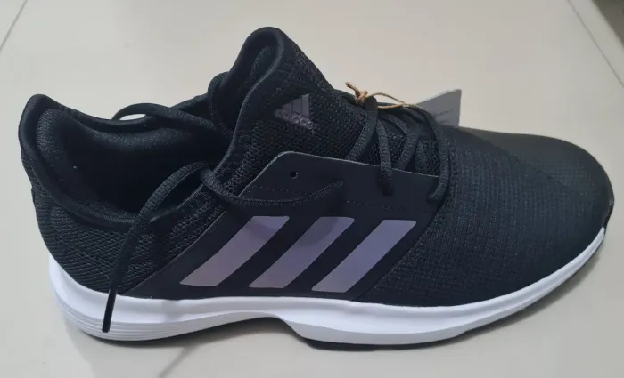 Tênis adidas gamecourt
