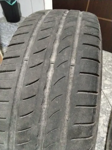Pneu Pirelli R15