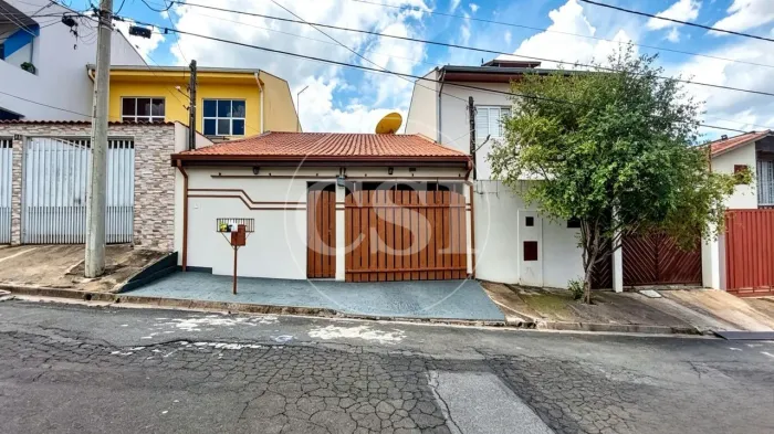 Casa à venda na Vila União, 3 quartos, suíte, 2 vagas, aceita financiamento