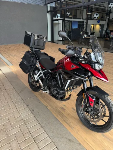 Triumph Tiger 900 GT Pro 2025 - Apenas 1.990km - Garantia até 2027 + Acessórios