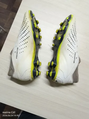 Chuteira Adidas predator campo 37
