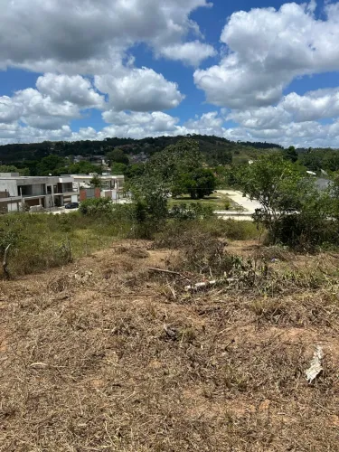 Vende-se terreno no loteamento Nágila Brito