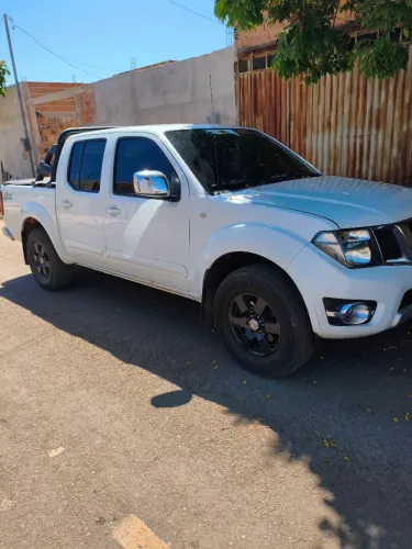 Nissan Frontier Platinum CD 4X4 2.5 TB Diesel 2014
