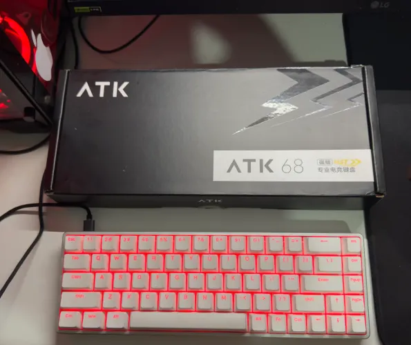 Teclado ATK 68