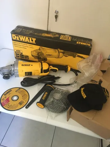 Esmerilhadeira Dewalt 7 ( 180mm) DWE4557-BR / 127v 0km s/ uso!!