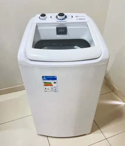Máquina De Lavar Eletrolux 9kg( semi nova)