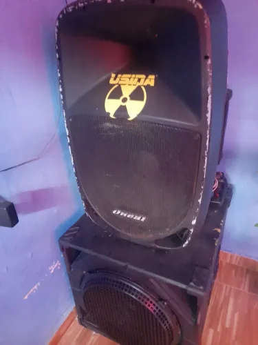Vendo som P A ideal para música ao vivo zap *