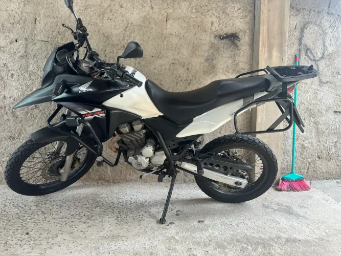 XRE 300 