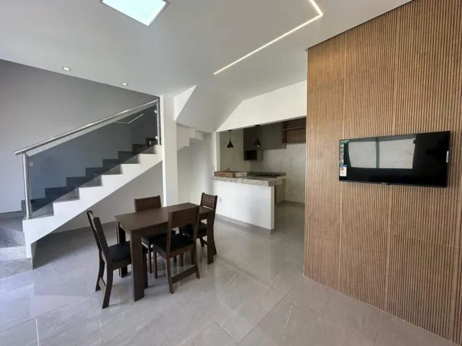 Casa para Locação mobiliada no bairro Alto Floresta com 62m², 2 Quarto(s) , 2 Vaga(s).