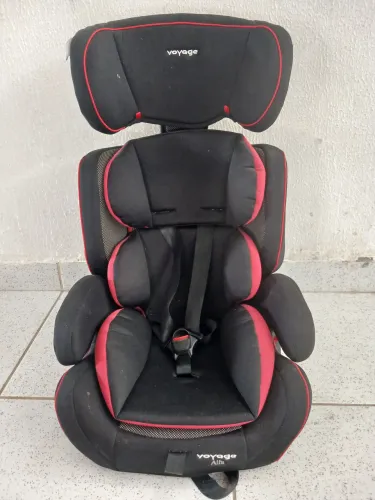 Cadeirinha de carro/ marca *voyage*