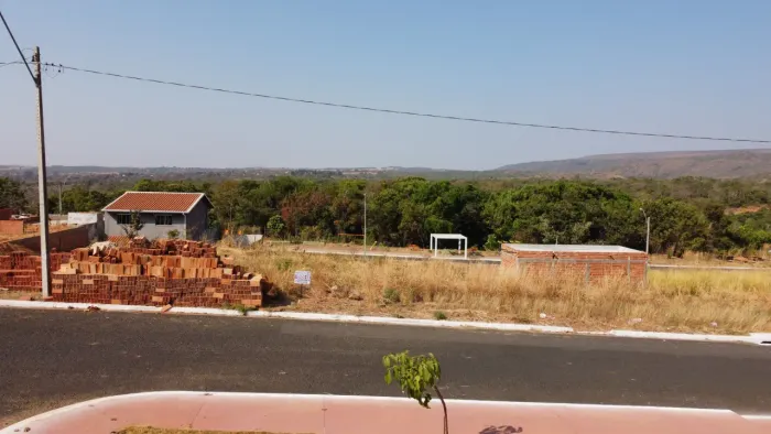Lote à Venda no Jardim dos Ipês Localização Privilegiada em Caldas Novas!
