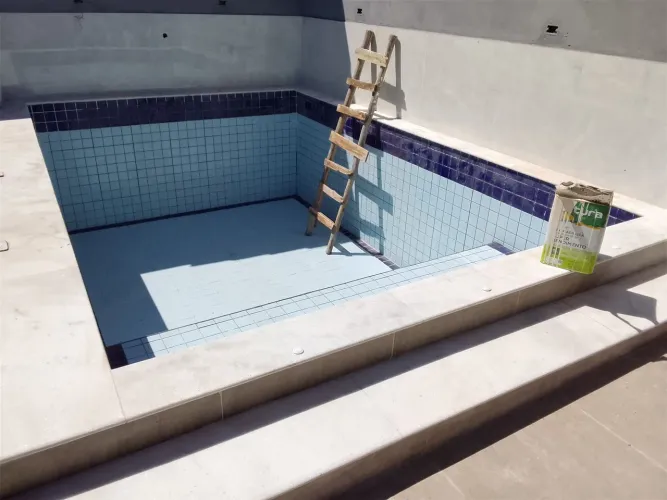 Um pouco do meu serviço desde alicerce até o acabamento.reformo e faço piscinas....