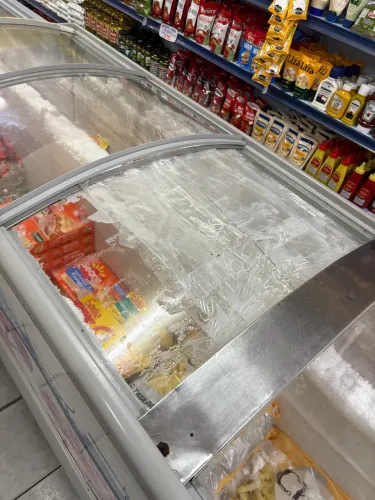 Vende-se ilha de congelados 3 metros